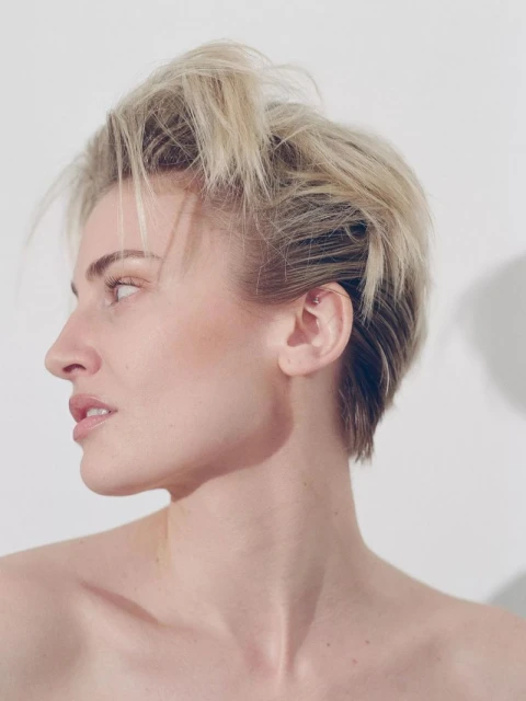 Photographer Jacqueline Landvik captures her sister Sofieein these intimate images