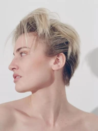 Photographer Jacqueline Landvik captures her sister Sofieein these intimate images