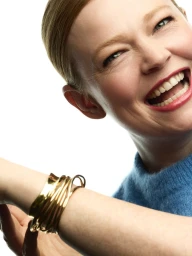 Sarah Snook Gold Standard