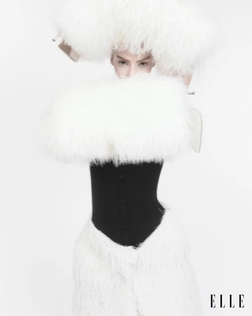 Elle Brasil November 2025 Cover