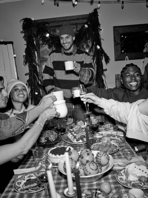 Abercrombie & Fitch Holiday 25