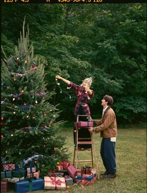 Abercrombie & Fitch Holiday 25