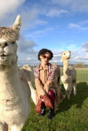 Visoka moda iz podeželja: Kjer alpake sledijo muzi