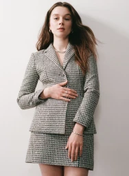 A Little Less Than Ordinary: Claudia Jessie