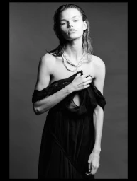 Studio Portraits with Daphne Maas