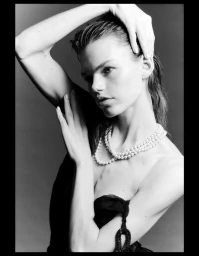 Studio Portraits with Daphne Maas