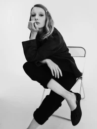 Demy - by Casper van der Linden