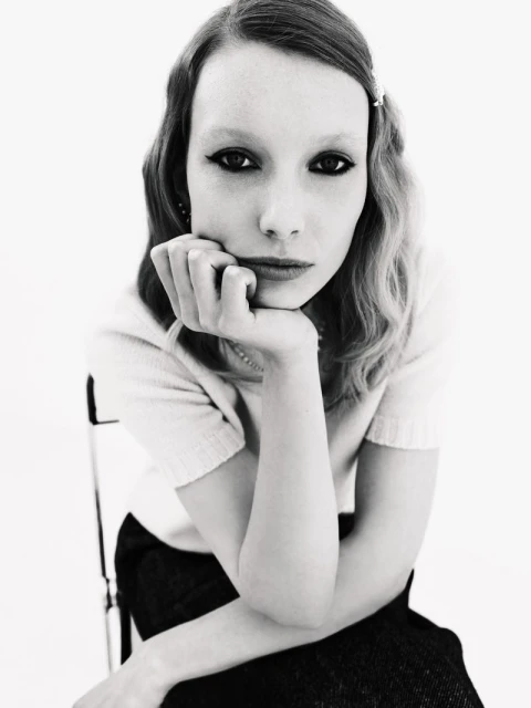 Demy - by Casper van der Linden