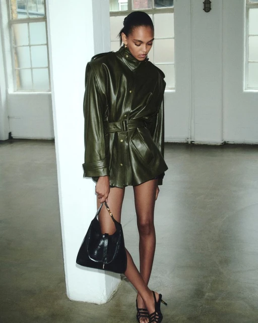 SOCIAL READY-TO-WEAR