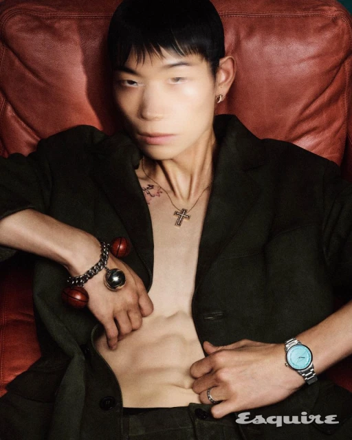 데일리로 착용하기 좋은 견고한 워치 그리고 주얼리