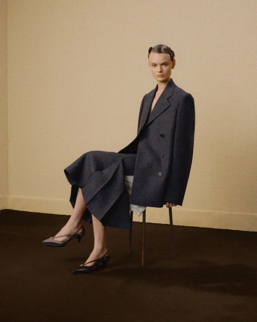 Prada Fall/Winter 2024: a romance between the past and future