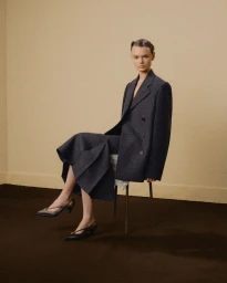 Prada Fall/Winter 2024: a romance between the past and future