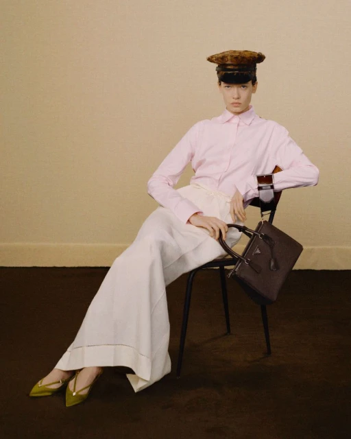 Prada Fall/Winter 2024: a romance between the past and future