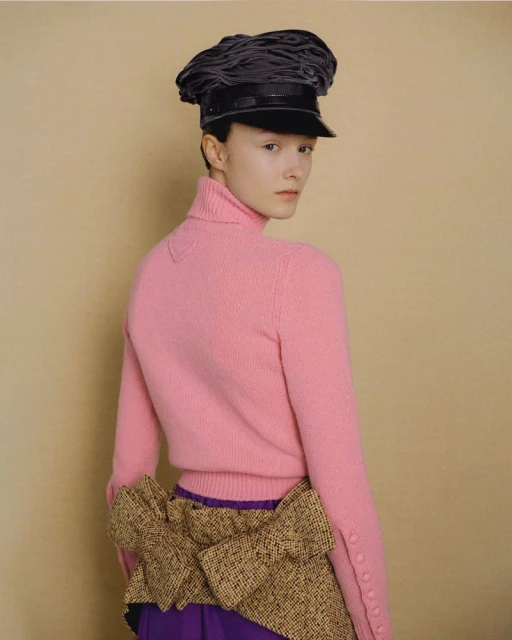 Prada Fall/Winter 2024: a romance between the past and future