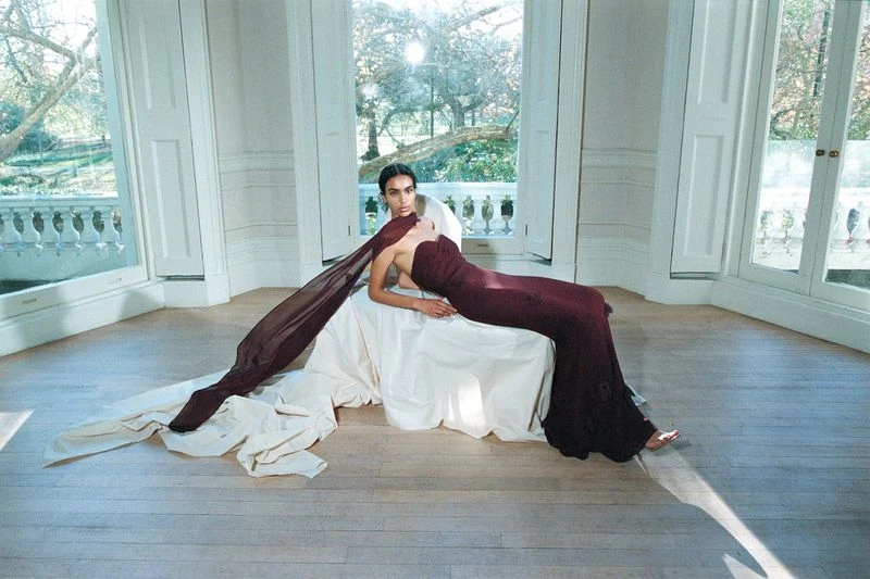 RS26 The Modest Edit