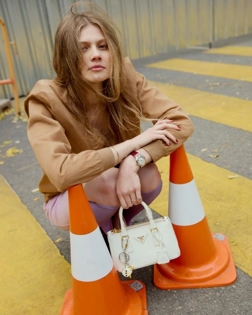 Madrid, una chica, un perrito y relojes