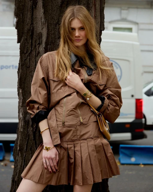 Madrid, una chica, un perrito y relojes