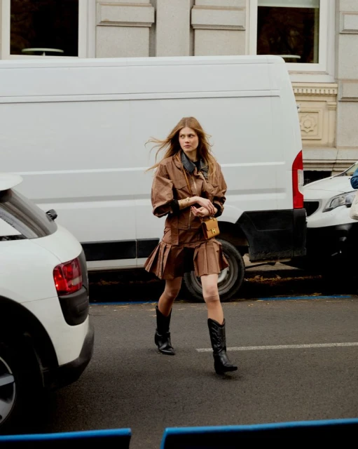 Madrid, una chica, un perrito y relojes