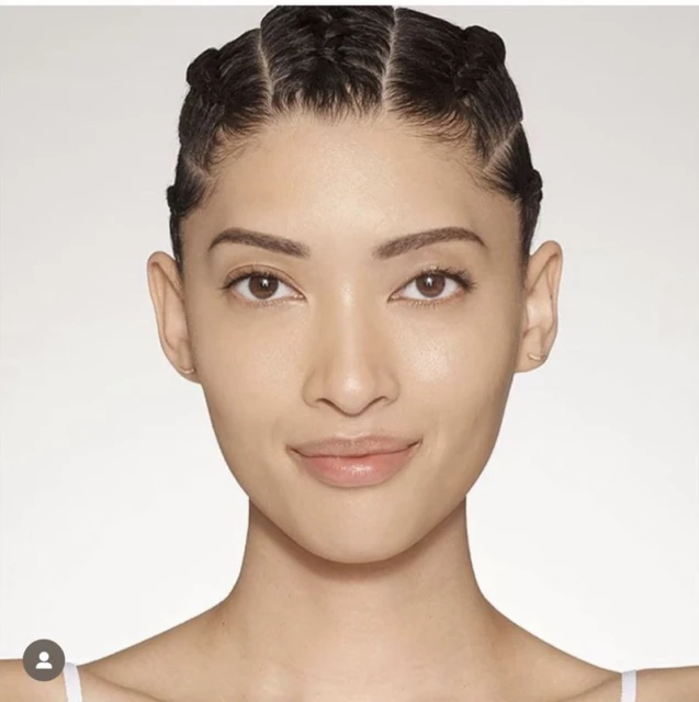 Futurist Soft Touch Brightening Skincealer Concealer