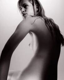 MACRENE Actives - The Skyros Collection