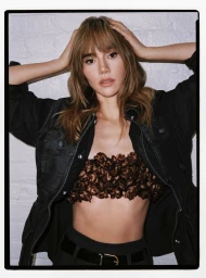 Suki Waterhouse