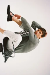 Eliott Tipp in "Improuve the others" by Spyros Rennt