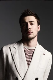 The Expert Guide to Summer Suits