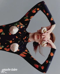 Editorial by Yøøn Chøng