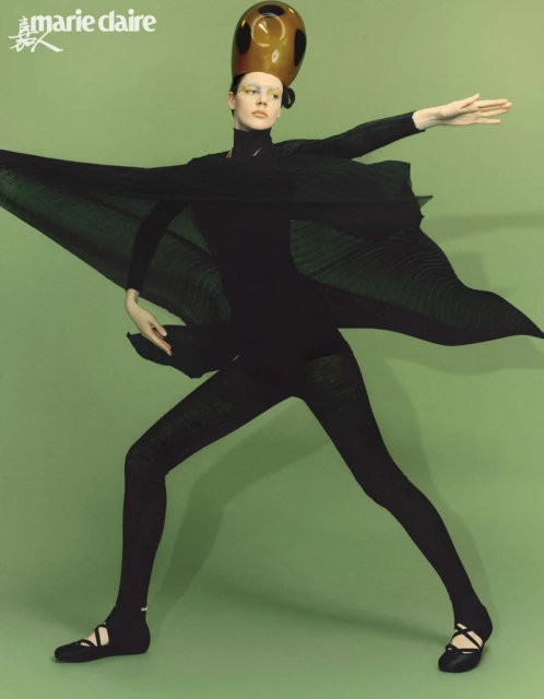 Editorial by Yøøn Chøng