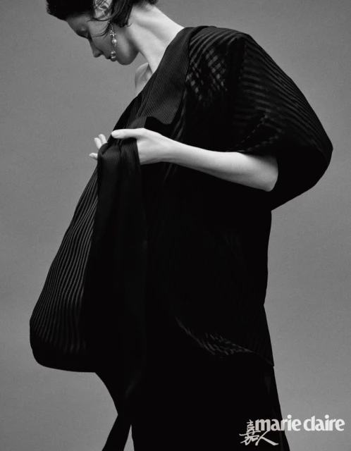 Editorial by Yøøn Chøng