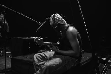 Montell Fisch, Issue 34