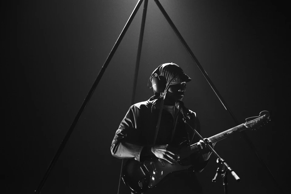 Montell Fisch, Issue 34