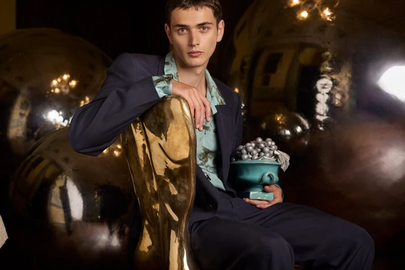 Harvey Nichols Dubai. "Past. Present ...