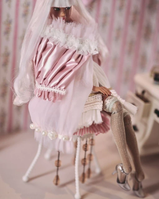 MINIATURE DOLLS BY LEA WILBRAND & AL ...