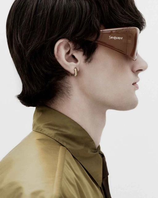 Looking you in silence