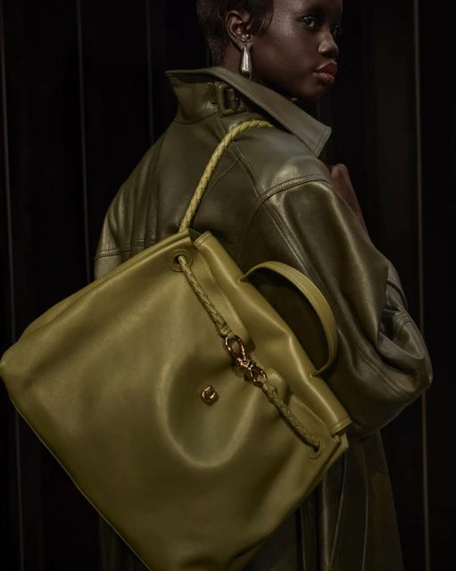 Elegancia en Fluidez