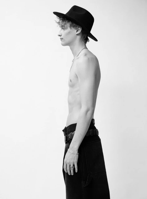 Tying Knots in the Devils's Tie