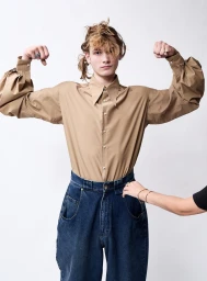 Tying Knots in the Devils's Tie