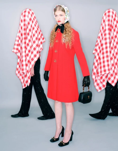 EN FAMILLE GUCCI AT THE TABLE