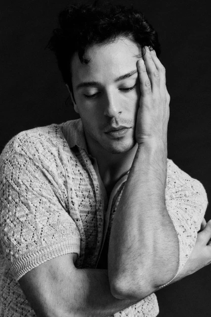 GIUSEPPE GIOFRÈ: BODY LANGUAGE AS PO ...