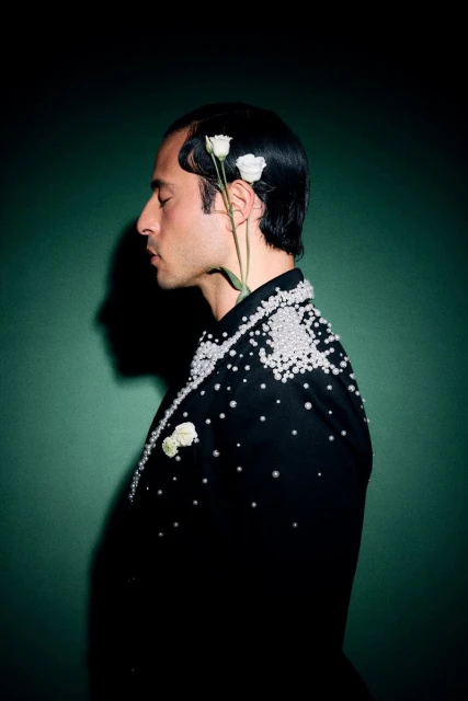 GIUSEPPE GIOFRÈ: BODY LANGUAGE AS PO ...