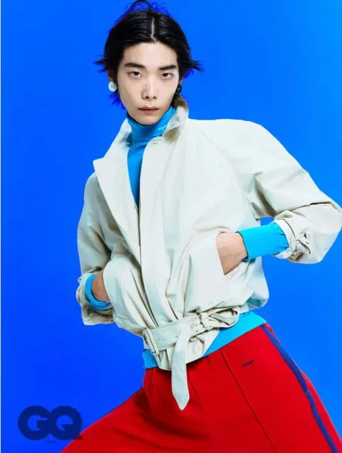 불꽃놀이처럼 터지는 컬러 팔레트의 향연