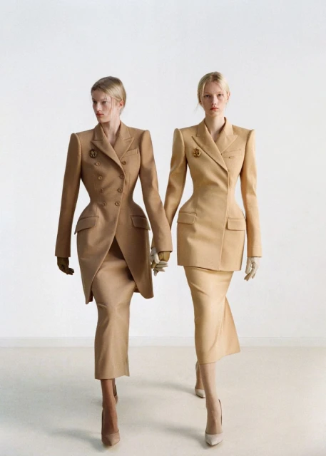 By Hart Lëshkina and Bérenger Pelc