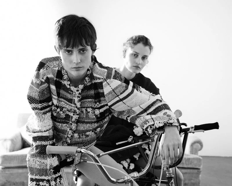 Cycling Through Paris