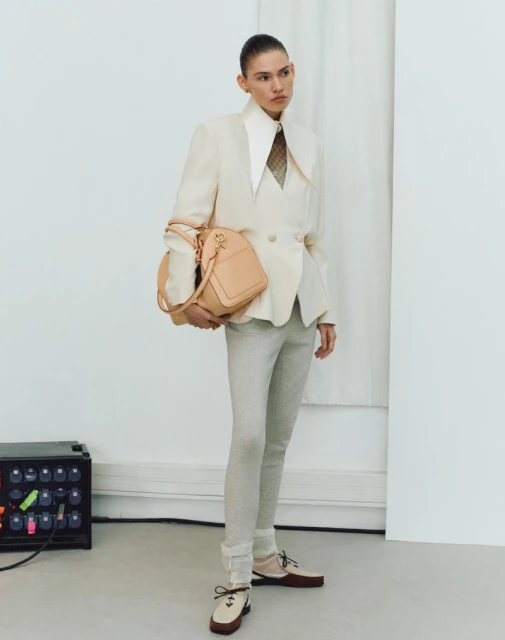 Cara Schädel by Arseny Jabiev