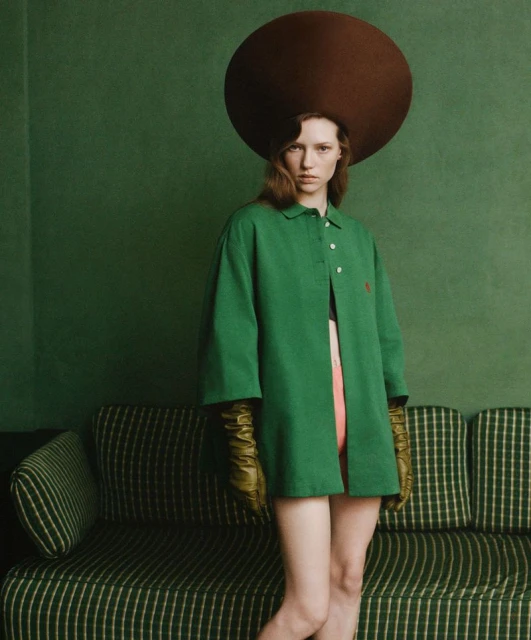 Excentricka S Kapkou Melancholie