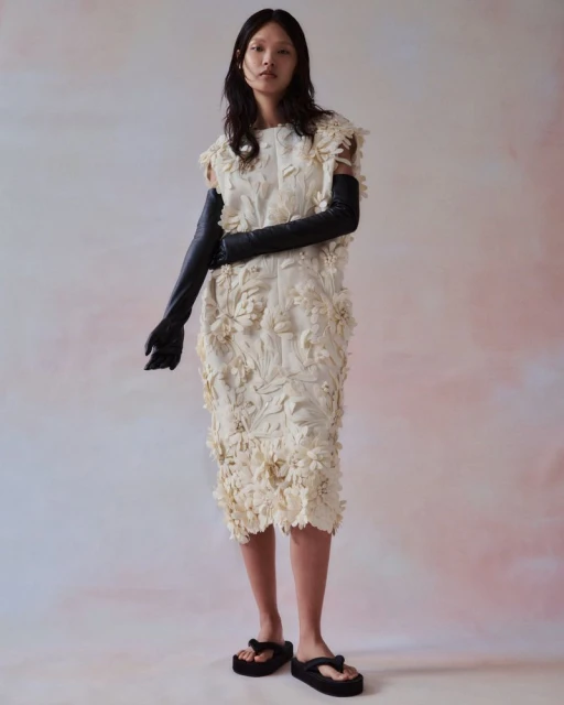 Fashion Becomes Art / Balenciaga x M ...