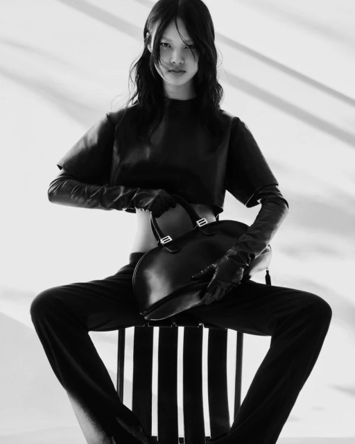 Fashion Becomes Art / Balenciaga x M ...