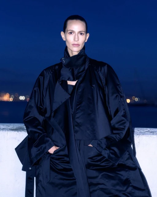 Jeanne Cadieu in Napoli, Italy