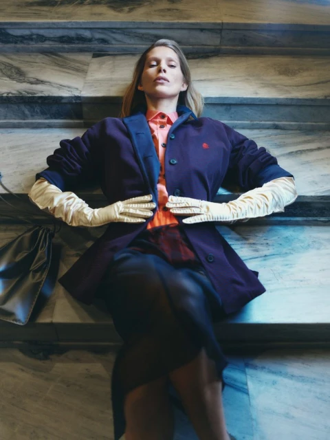 Iselin Steiro/ Statuesque